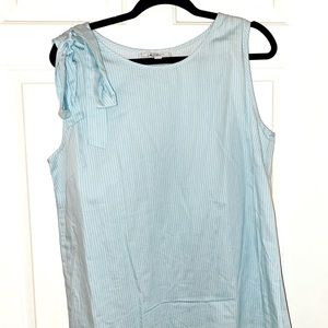 Sleeveless seersucker stripe blouse